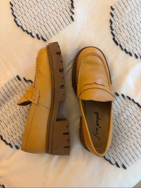 Free People Tan chunky Penny Loafers, size 8.5